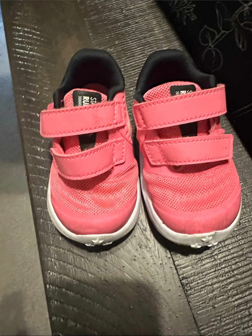 Nike Kids Pink Hook-and-Loop Sneakers